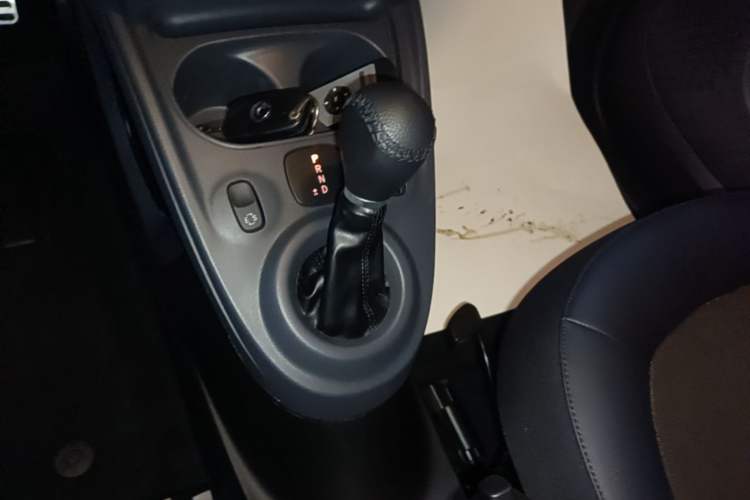 Used smart fortwo 2018 0.9T 66 kW Chocolate Special Edition China V Standard Gear Lever