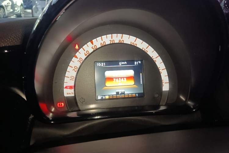 Used smart fortwo 2018 0.9T 66 kW Chocolate Special Edition China V Standard Instrument Cluster