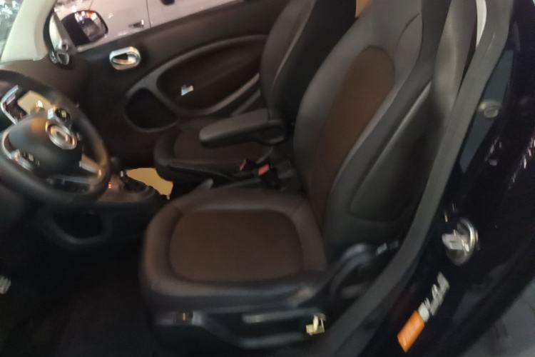 Used smart fortwo 2018 0.9T 66 kW Chocolate Special Edition China V Standard Left Rear Seat