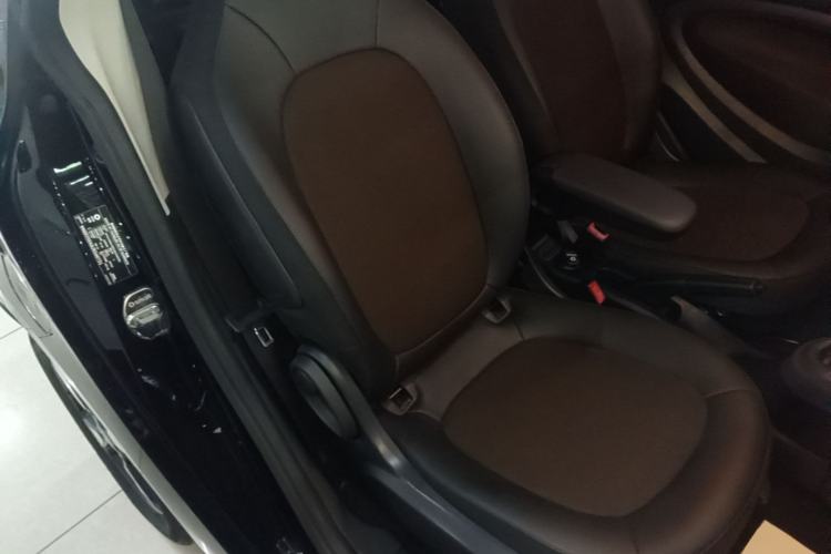 Used smart fortwo 2018 0.9T 66 kW Chocolate Special Edition China V Standard Right Front Seat