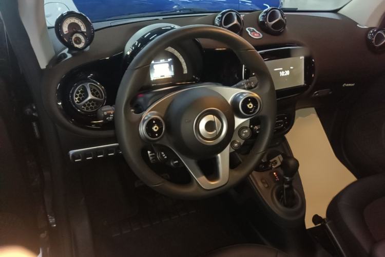 Used smart fortwo 2018 0.9T 66 kW Chocolate Special Edition China V Standard Steering Wheel