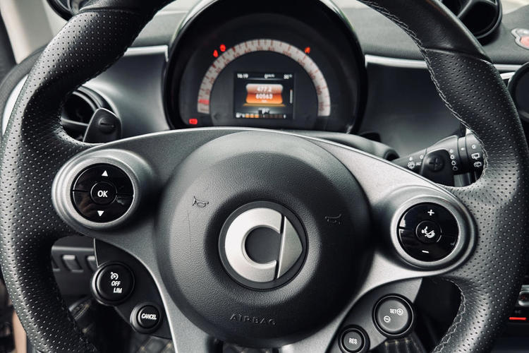 Used smart fortwo 2018 0.9T 66 kW Yaojin Special Edition China V Standard Steering Wheel