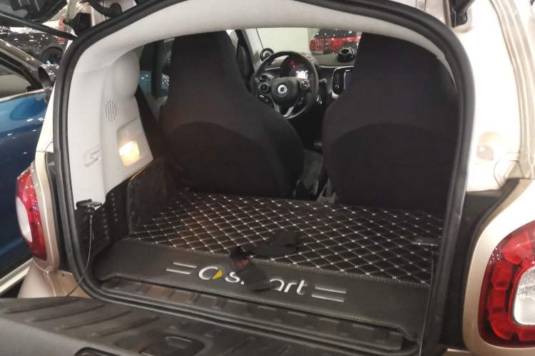 Used smart fortwo 2018 0.9T 66 kW Yaojin Special Edition China V Standard Trunk