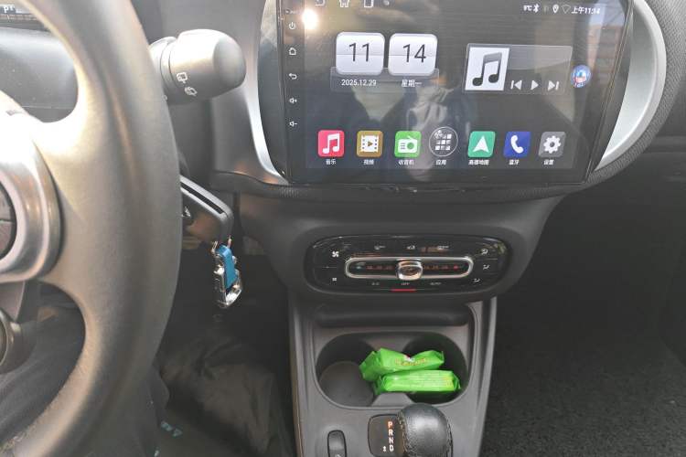 Used smart fortwo 2018 1.0L 52kW Hardtop Passion Edition China V Standard Audio And AC Panel
