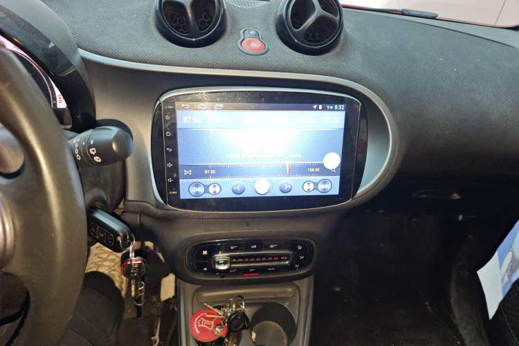 Used smart fortwo 2018 1.0L 52kW Hardtop Passion Edition China V Standard Audio And AC Panel