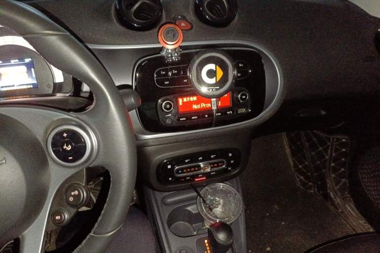 Used smart fortwo 2018 1.0L 52kW Hardtop Passion Edition China V Standard Audio And AC Panel