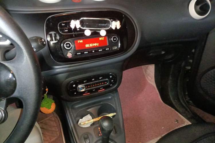 Used smart fortwo 2018 1.0L 52kW Hardtop Dynamic Version China V Audio And AC Panel