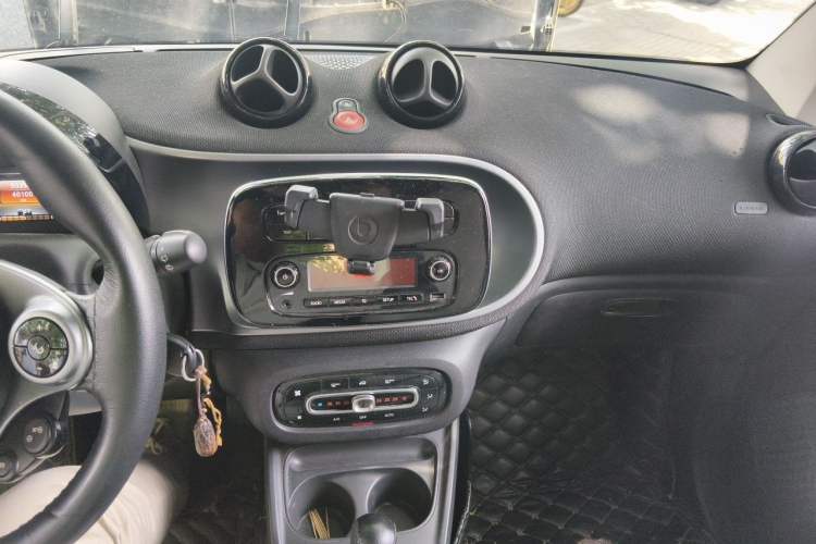 Used smart fortwo 2018 1.0L 52kW Hardtop Dynamic Version China V Audio And AC Panel