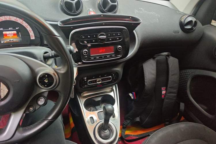 Used smart fortwo 2018 1.0L 52kW Hardtop Passion Edition China V Standard Audio And AC Panel