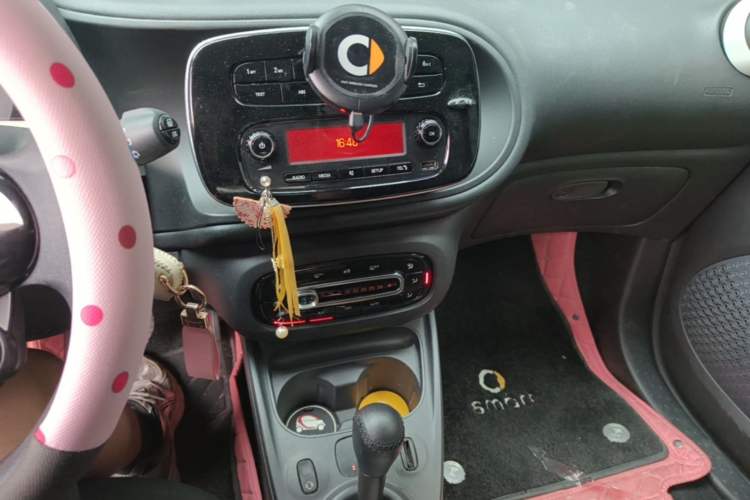 Used smart fortwo 2018 1.0L 52kW Hardtop Dynamic Version China V Audio And AC Panel