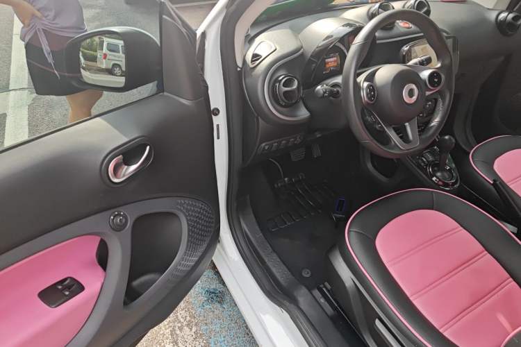 Used smart fortwo 2018 1.0L 52kW Hardtop Passion Edition China V Standard Driver Seat