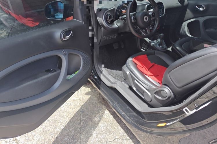 Used smart fortwo 2018 1.0L 52kW Hardtop Passion Edition China V Standard Driver Seat