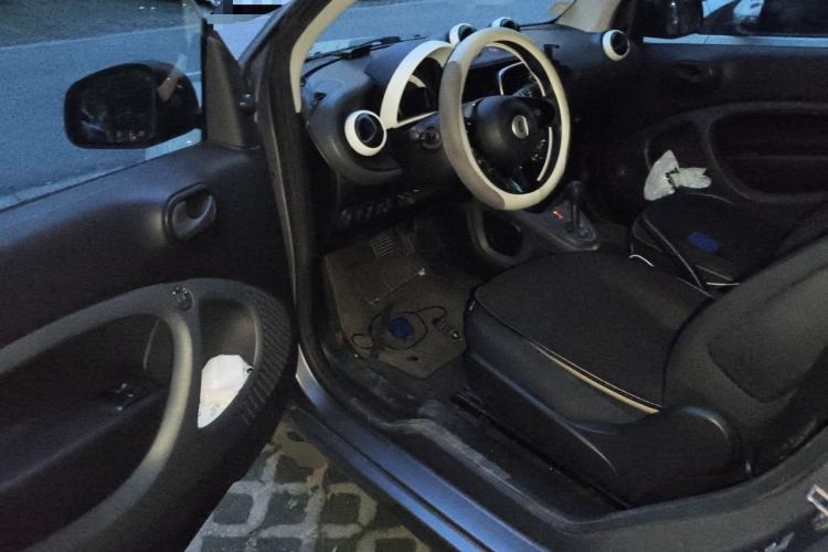 Used smart fortwo 2018 1.0L 52kW Hardtop Dynamic Version China V Driver Seat