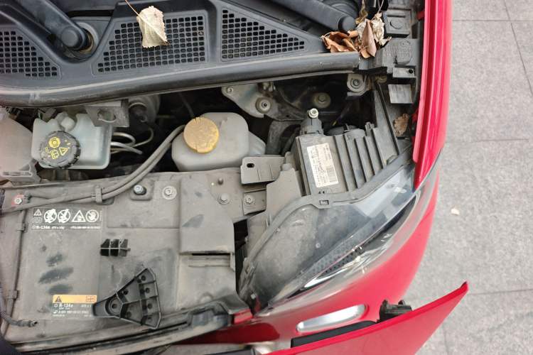 Used smart fortwo 2018 1.0L 52kW Hardtop Passion Edition China V Standard Engine Bay Left