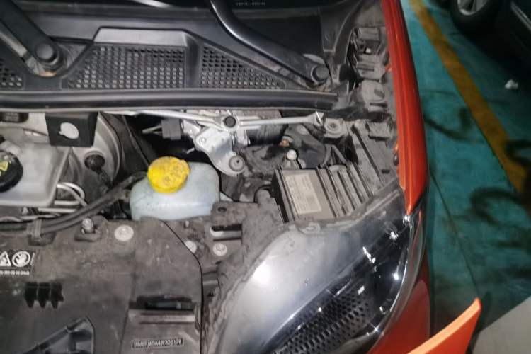 Used smart fortwo 2018 1.0L 52kW Hardtop Passion Edition China V Standard Engine Bay Left