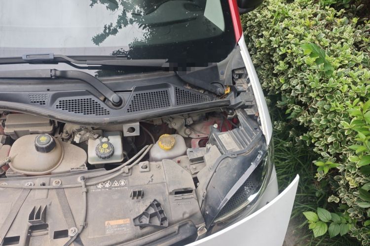 Used smart fortwo 2018 1.0L 52kW Hardtop Dynamic Version China V Engine Bay Left