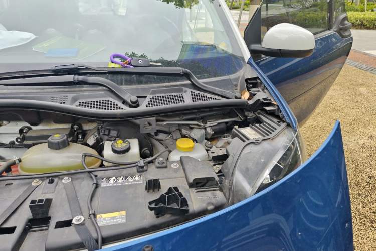 Used smart fortwo 2018 0.9T 66 kW Hardtop Sharp Edition China V Engine Bay Left