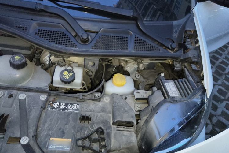 Used smart fortwo 2018 1.0L 52kW Hardtop Dynamic Version China V Engine Bay Left