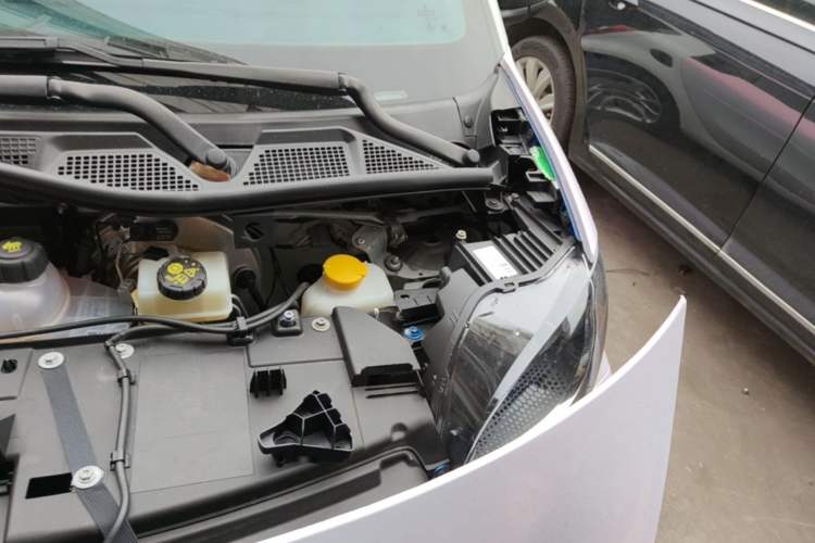 Used smart fortwo 2018 1.0L 52kW Hardtop Dynamic Version China V Engine Bay Left
