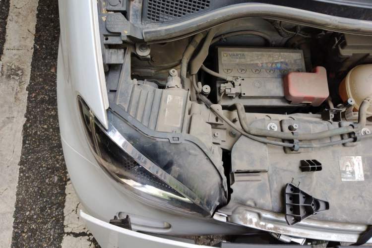 Used smart fortwo 2018 1.0L 52kW Hardtop Passion Edition China V Standard Engine Bay Right