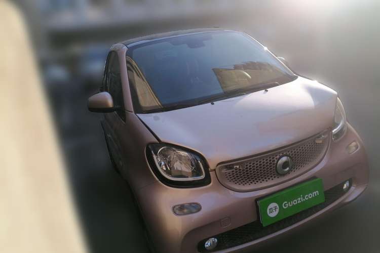 Used smart fortwo 2018 1.0L 52 kW Yaojin Special Edition China V Standard Front Right 45 Deg