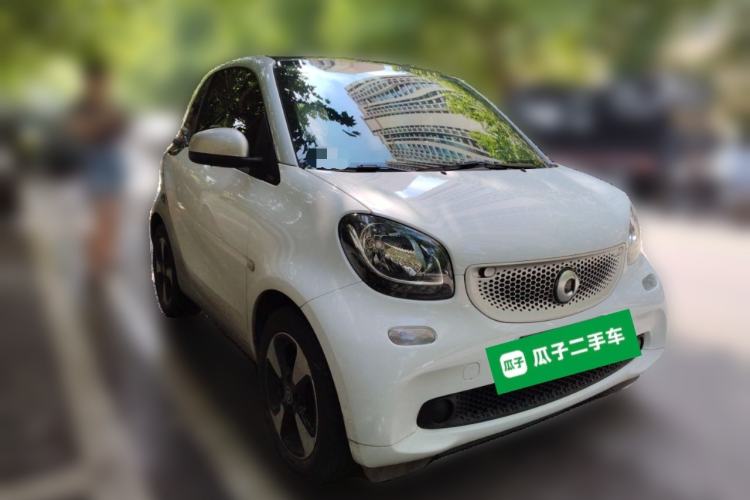 Used smart fortwo 2018 1.0L 52kW Hardtop Passion Edition China V Standard Front Right 45 Deg