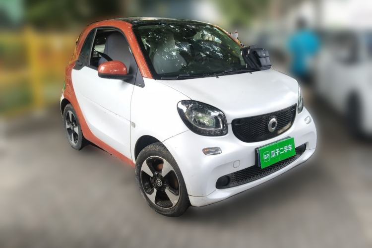 Used smart fortwo 2018 1.0L 52kW Hardtop Dynamic Version China V Front Right 45 Deg