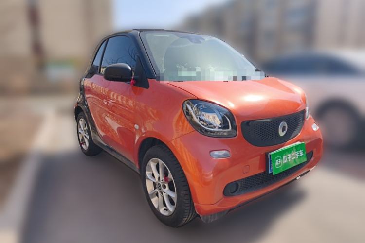 Used smart fortwo 2018 1.0L 52kW Hardtop Dynamic Version China V Front Right 45 Deg