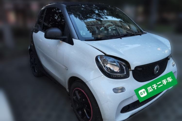 Used smart fortwo 2018 1.0L 52kW Hardtop Dynamic Version China V Front Right 45 Deg