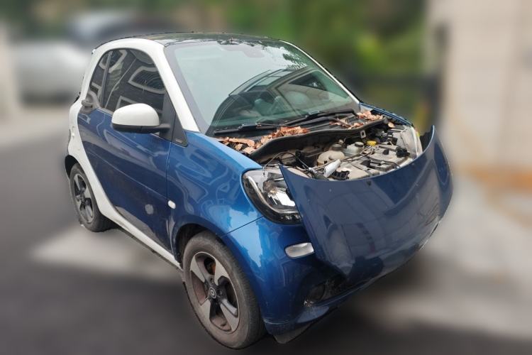 Used smart fortwo 2018 1.0L 52kW Hardtop Passion Edition China V Standard Front Right 45 Deg