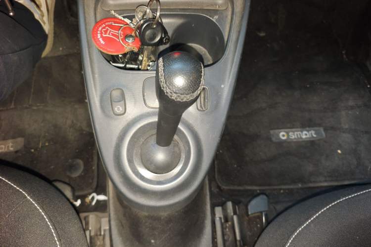 Used smart fortwo 2018 1.0L 52kW Hardtop Passion Edition China V Standard Gear Lever