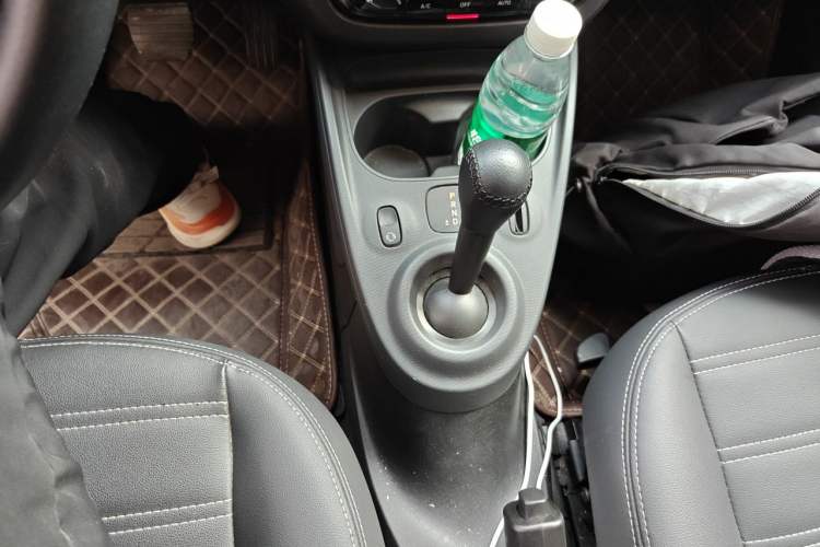 Used smart fortwo 2018 1.0L 52kW Hardtop Dynamic Version China V Gear Lever