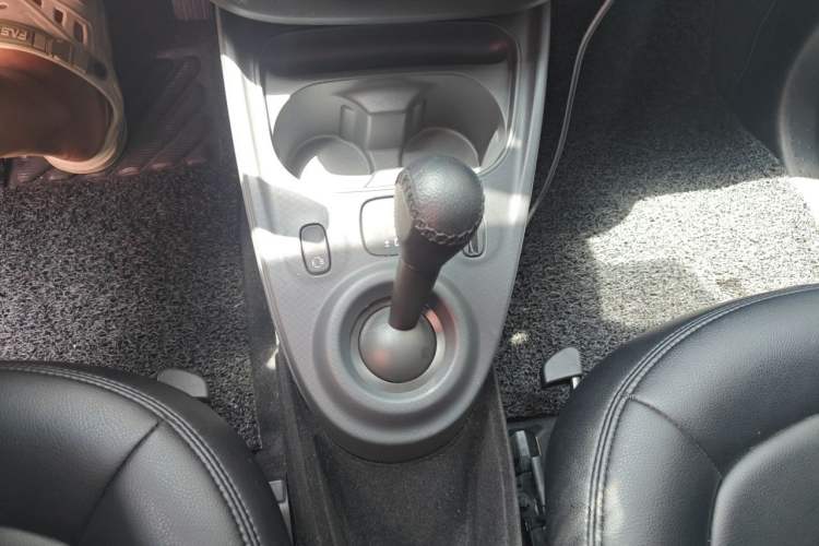 Used smart fortwo 2018 1.0L 52kW Hardtop Passion Edition China V Standard Gear Lever