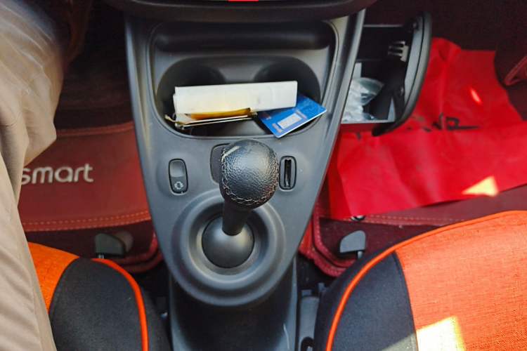 Used smart fortwo 2018 1.0L 52kW Hardtop Dynamic Version China V Gear Lever