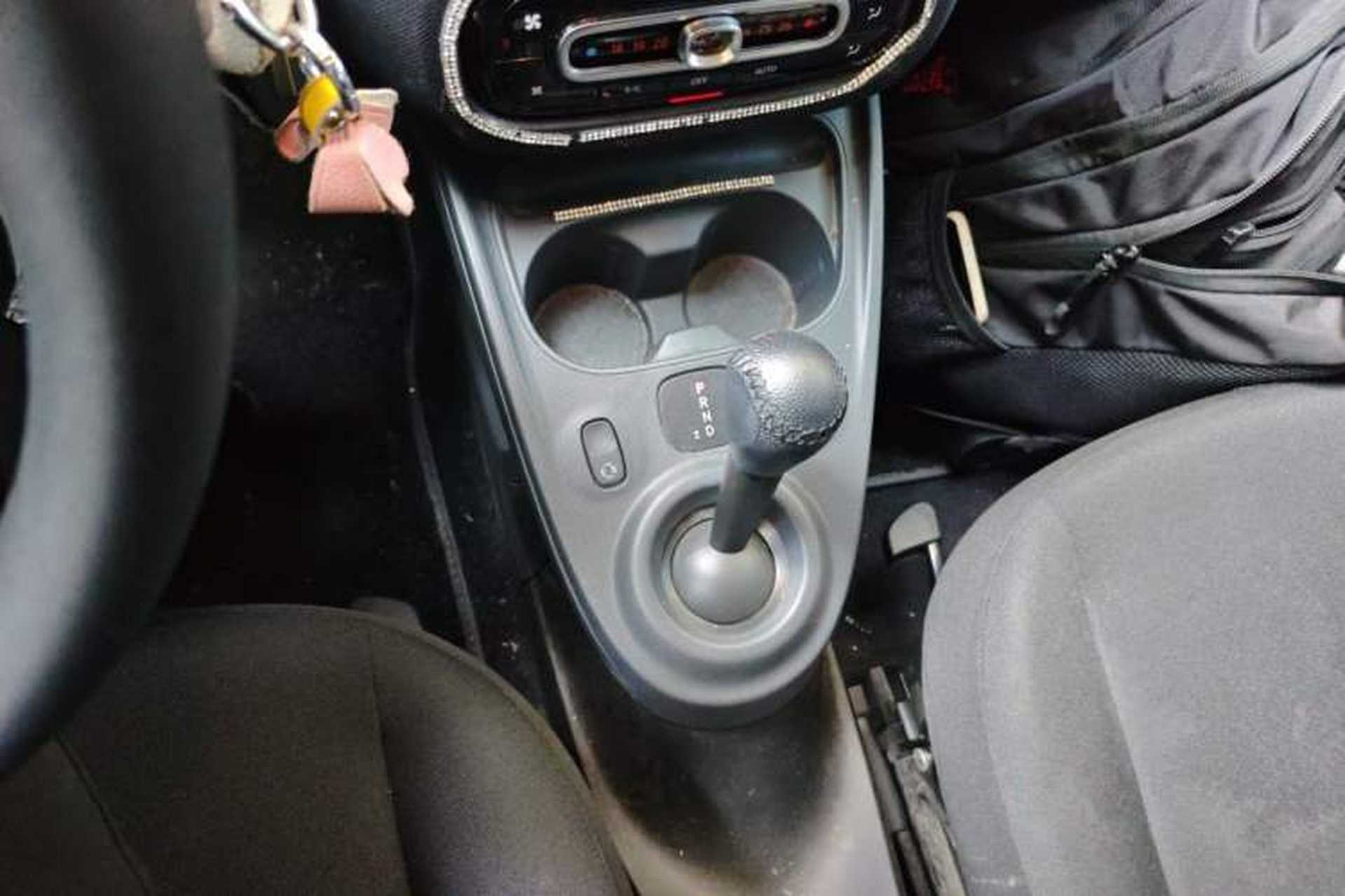 Used smart fortwo 2018 1.0L 52kW Hardtop Dynamic Version China V Gear Lever