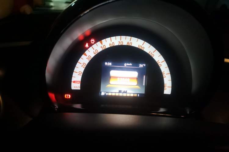 Used smart fortwo 2018 1.0L 52kW Hardtop Passion Edition China V Standard Instrument Cluster