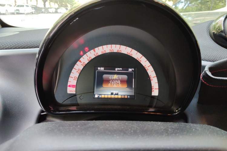 Used smart fortwo 2018 1.0L 52kW Hardtop Passion Edition China V Standard Instrument Cluster