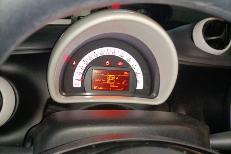 Used smart fortwo 2018 1.0L 52kW Hardtop Dynamic Version China V Instrument Cluster