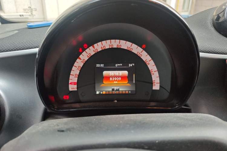 Used smart fortwo 2018 1.0L 52kW Hardtop Passion Edition China V Standard Instrument Cluster