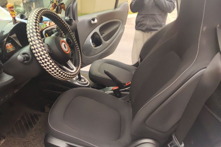 Used smart fortwo 2018 1.0L 52kW Hardtop Passion Edition China V Standard Left Front Seat