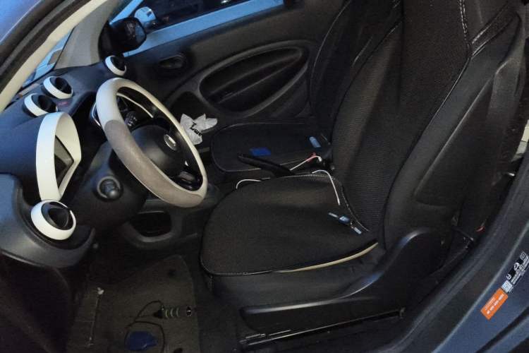 Used smart fortwo 2018 1.0L 52kW Hardtop Dynamic Version China V Left Front Seat