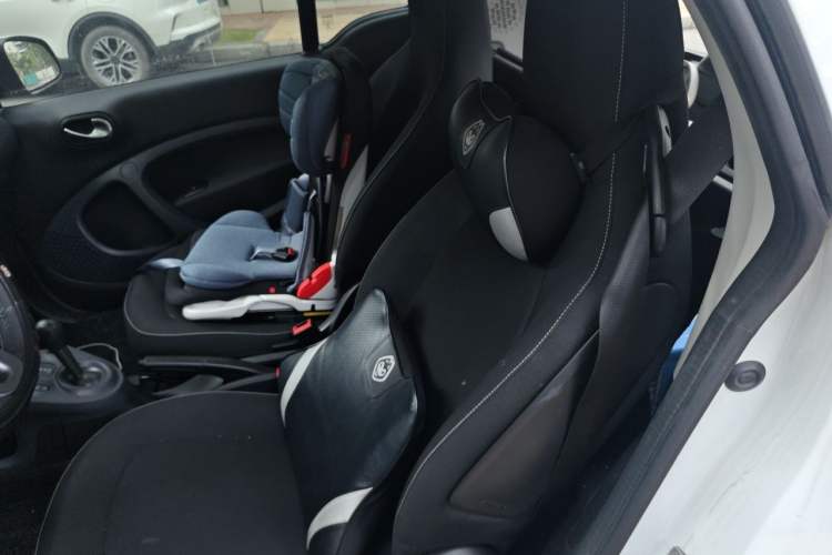 Used smart fortwo 2018 0.9T 66 kW Hardtop Sharp Edition China V Left Rear Seat