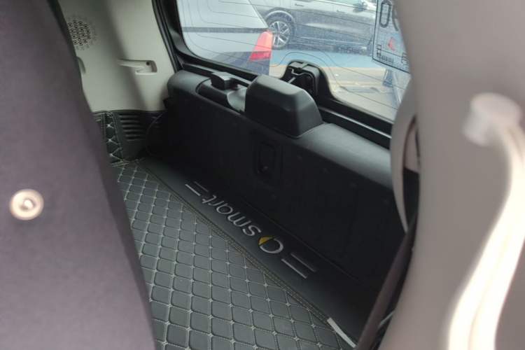Used smart fortwo 2018 1.0L 52kW Hardtop Dynamic Version China V Left Rear Seat