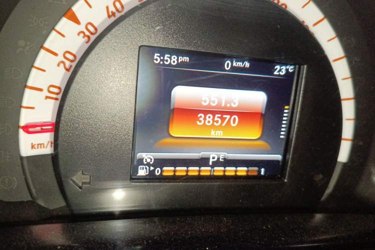 Used smart fortwo 2018 1.0L 52kW Hardtop Passion Edition China V Standard Odometer Close Up