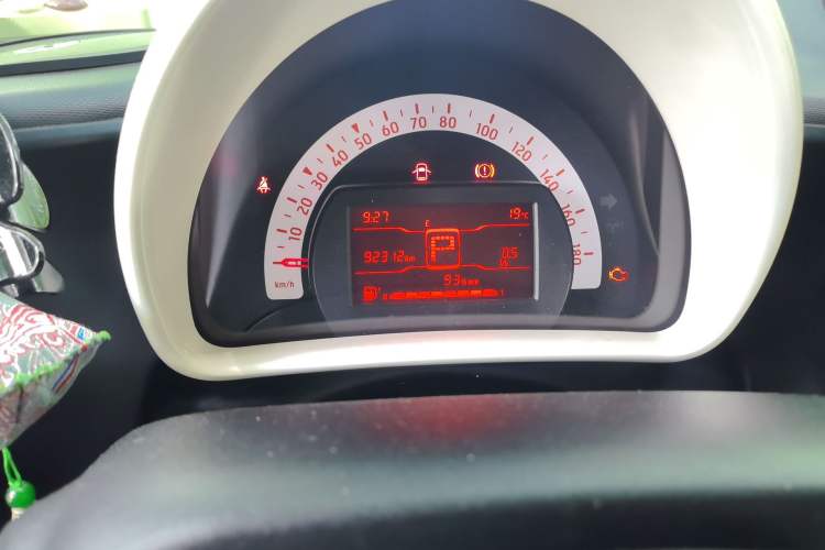 Used smart fortwo 2018 1.0L 52kW Hardtop Dynamic Version China V Odometer Close Up