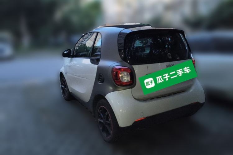 Used smart fortwo 2018 1.0L 52kW Hardtop Dynamic Version China V Rear Left 45 Deg