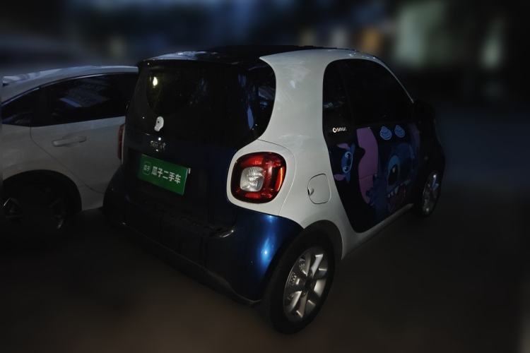 Used smart fortwo 2018 1.0L 52kW Hardtop Dynamic Version China V Rear Right 45 Deg