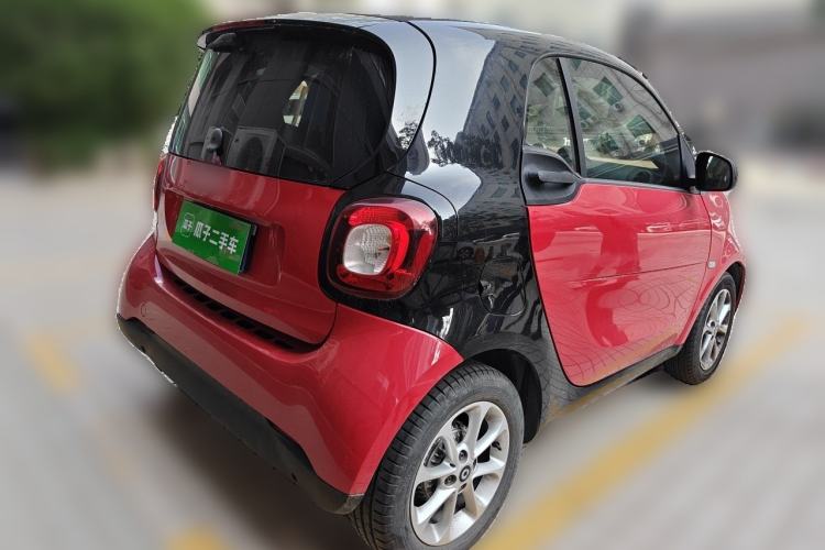 Used smart fortwo 2018 1.0L 52kW Hardtop Dynamic Version China V Rear Right 45 Deg