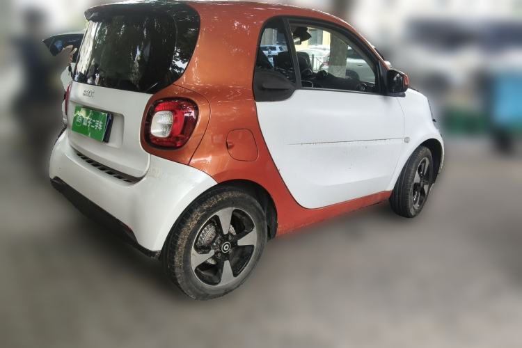 Used smart fortwo 2018 1.0L 52kW Hardtop Dynamic Version China V Rear Right 45 Deg