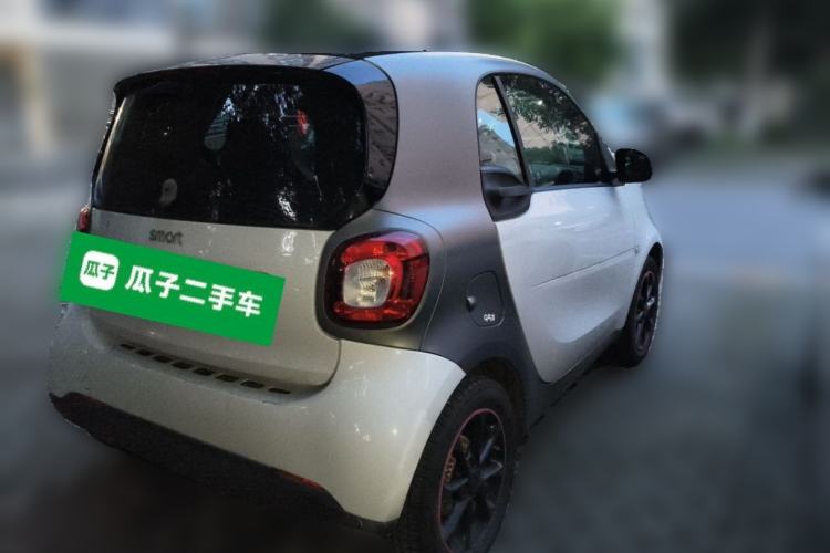 Used smart fortwo 2018 1.0L 52kW Hardtop Dynamic Version China V Rear Right 45 Deg